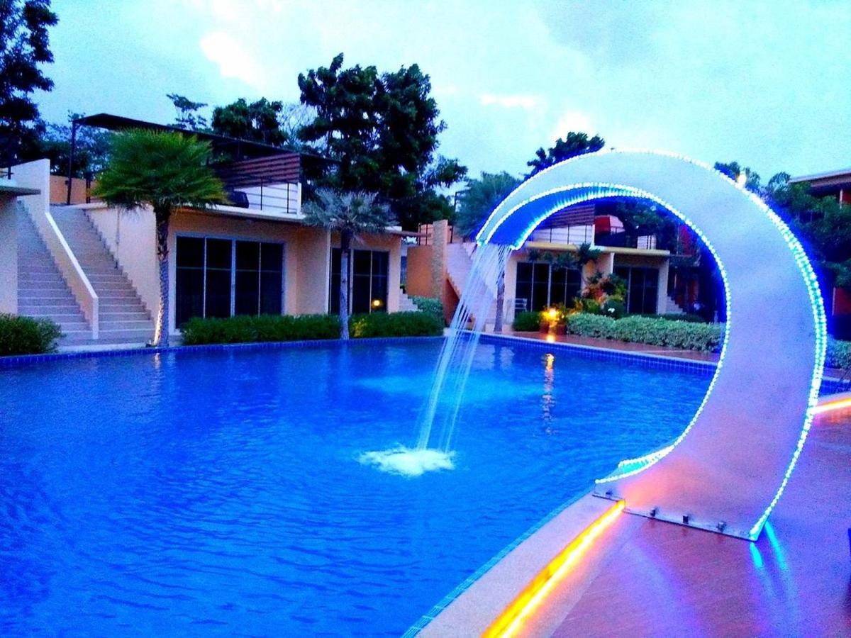 Bangkok.Grand.Resort Bang Bo Exterior photo